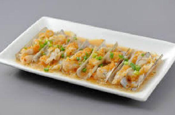 E07 Steamed Razor Clam w. Garlic and Vermicelli