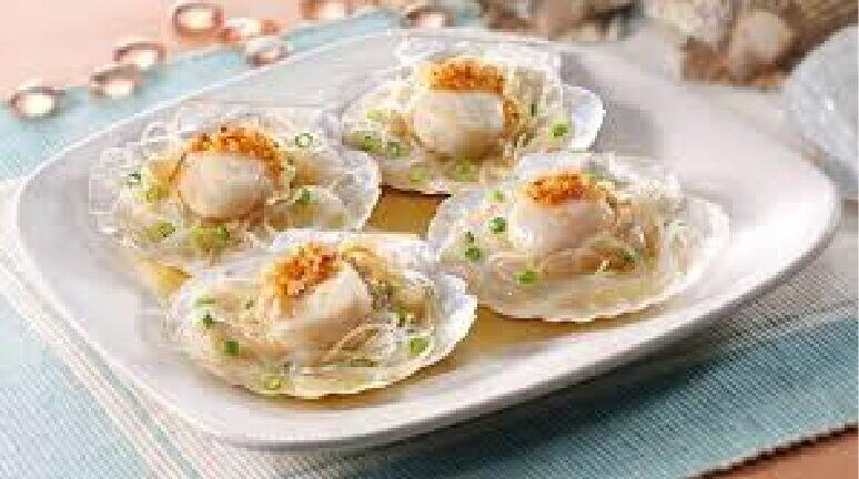 E09 Steamed Scallops w. Garlic and Vermicelli